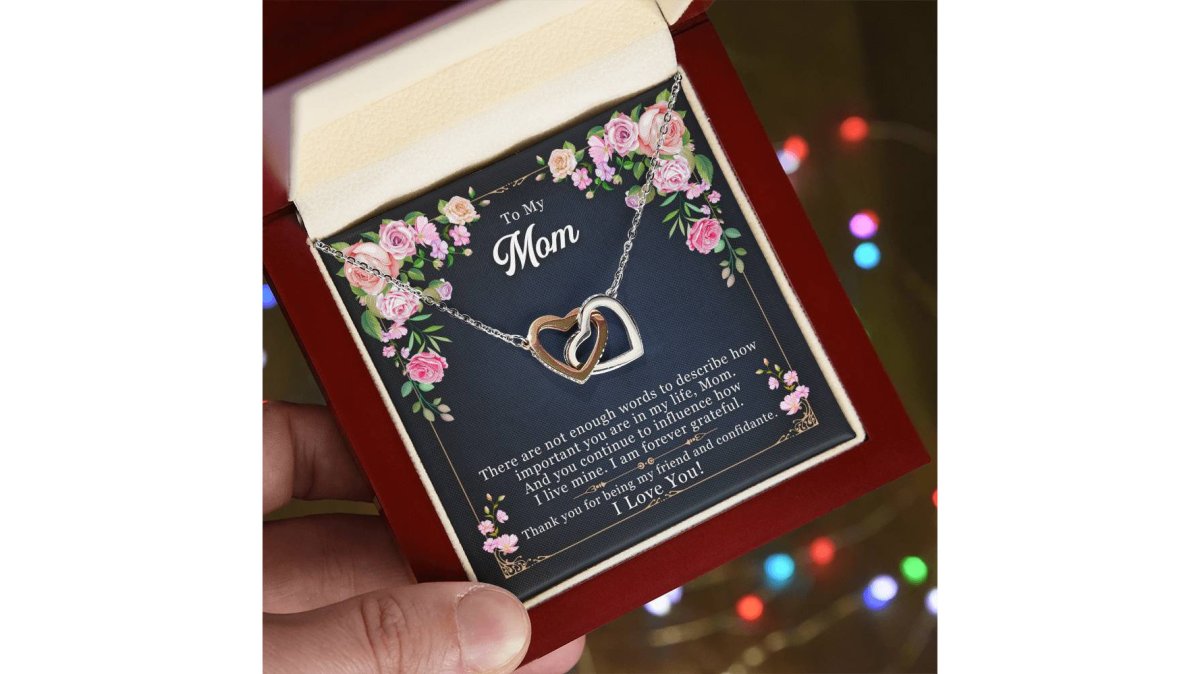 7 Meaningful Jewelry Gifts for Mom's Birthday